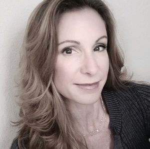 Meet your Posher, Avery